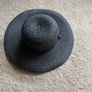 Black Wide-Brim Straw Sun Hat